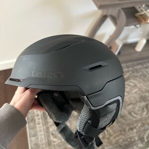 Giro Ski/Snowboard Tor Spherical Helmet